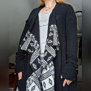 Mudd Black and Cream Patterned Cardigan